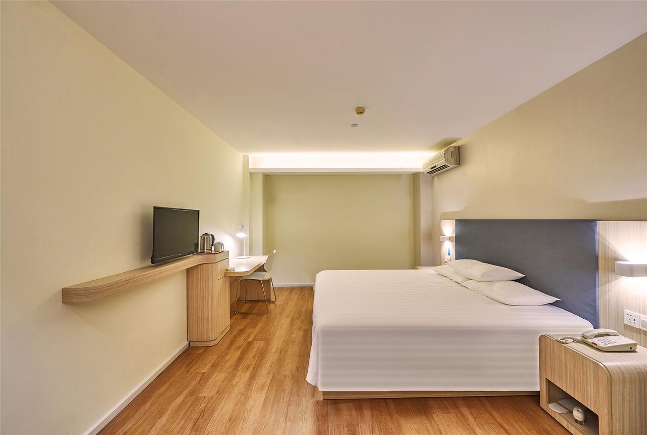 Hanting Hotel Qingdao Zhanqiao Railway Station Exterior photo