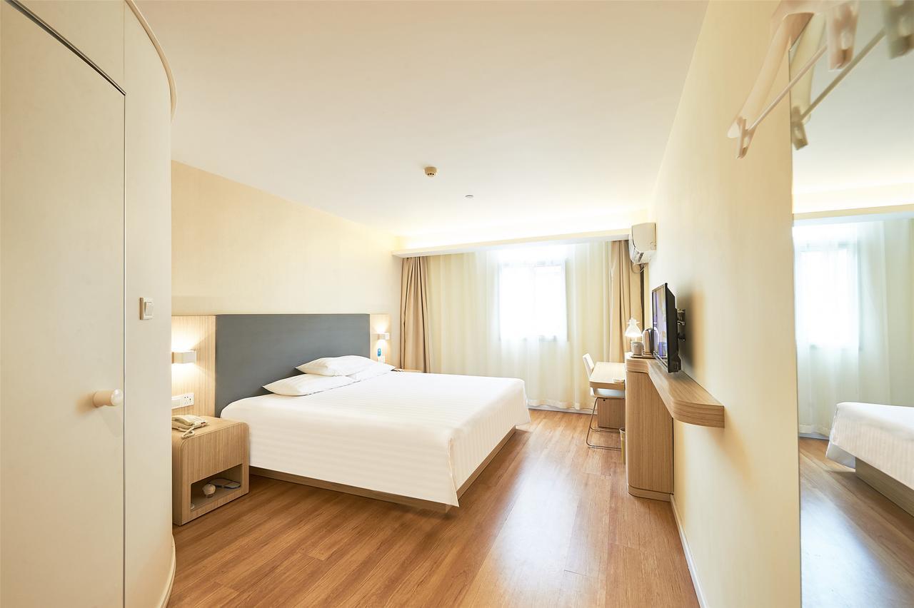 Hanting Hotel Qingdao Zhanqiao Railway Station Exterior photo